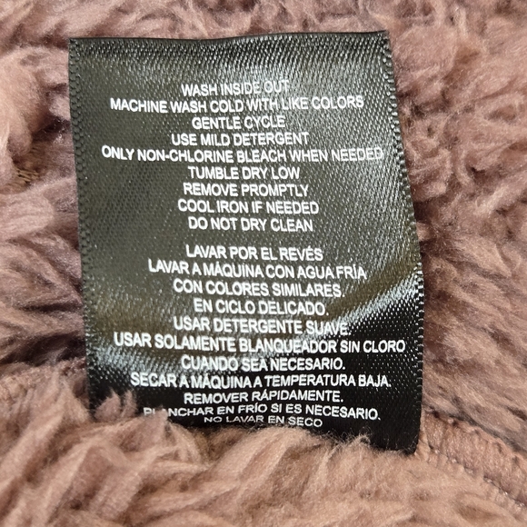 NWoT 32 Degree Heat Plush Mock Neck Top in Plum Rose Medium - Picture 8 of 10